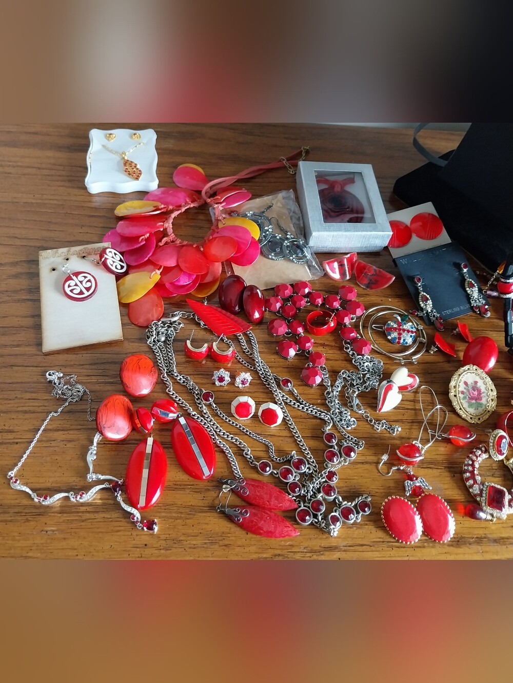 Vintage Jewelry Box Filled with Red Costume Jewelry - Picture 7 of 11